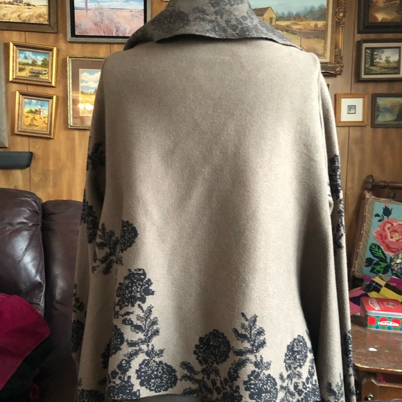 Renaur Sweater Wrap - Picture 5 of 7